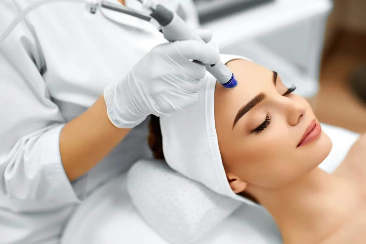 Cocktail Facial treatment - Mariana Mosquera